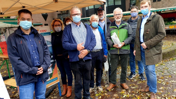 Wahlkampf und Pflastersteine in Oedt